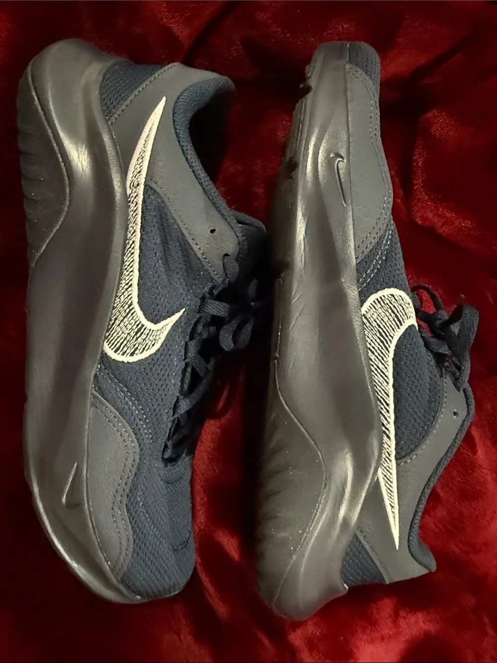 Nike Men's Navy Athletic Shoes with Light Pink Swoosh